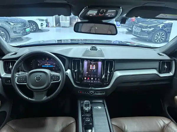 Volvo XC60 2022
