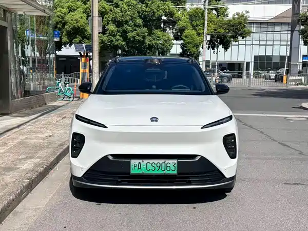 NIO ES8 2023