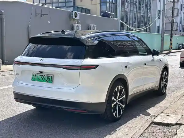 NIO ES8 2023