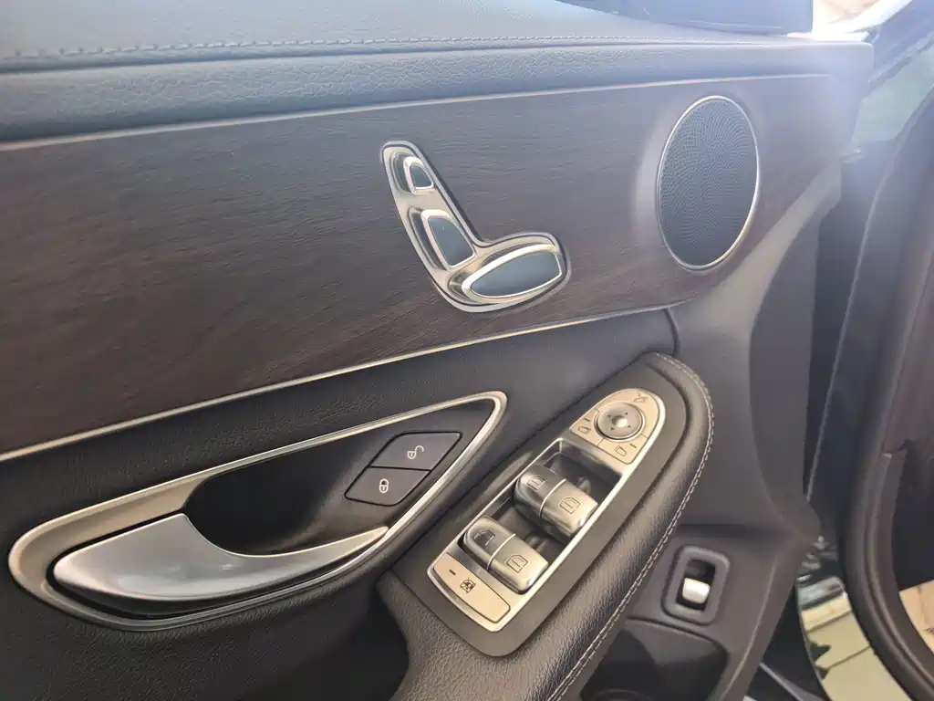 Mercedes-Benz C-Class 2021