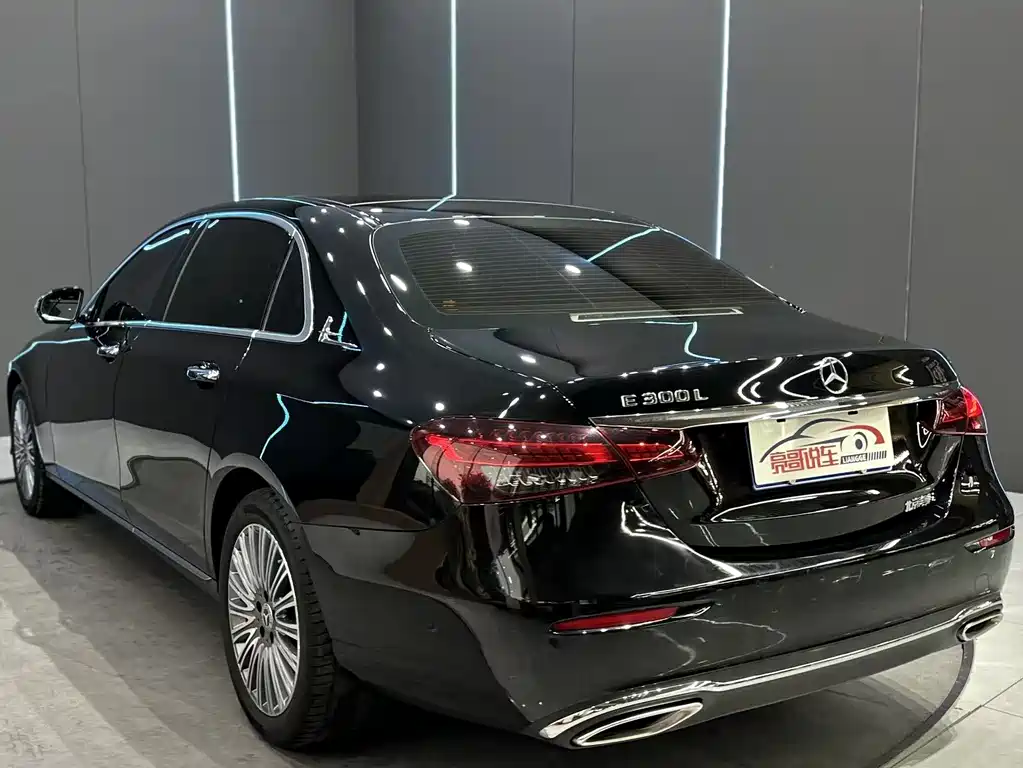 Mercedes-Benz E-Class 2023 — фото 8