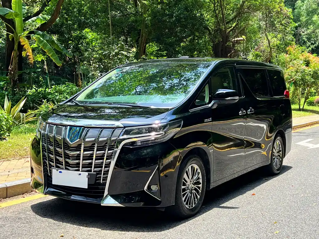 Toyota Alphard 2021 — фото 1