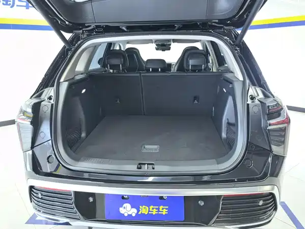 Hongqi HS3 PHEV 2025