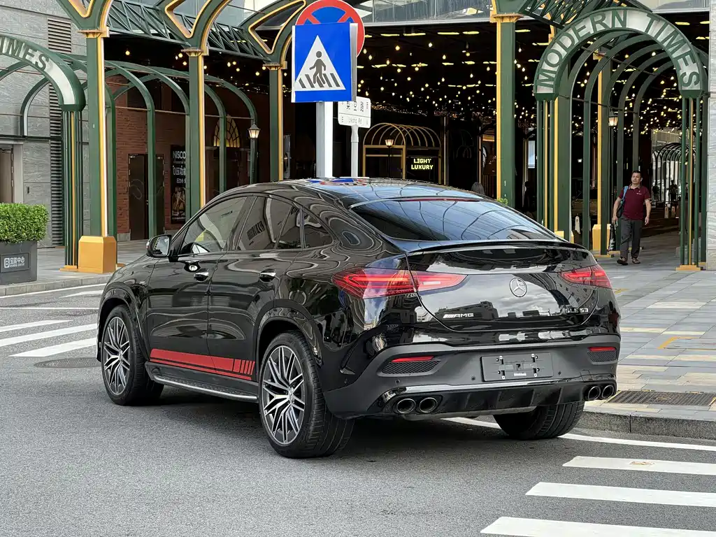 Mercedes-Benz GLE Coupe AMG 2025 — фото 9