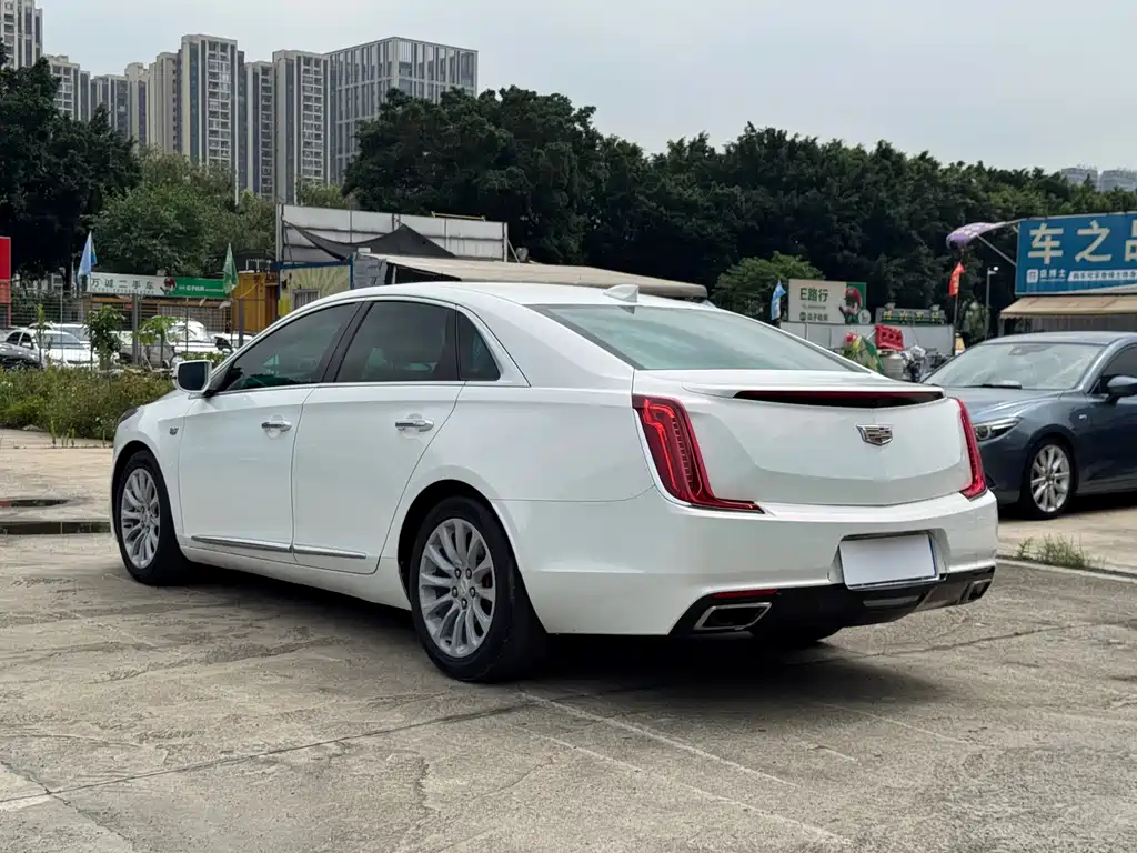 Cadillac XTS 2018 — фото 13