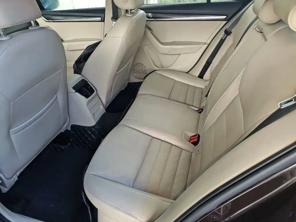 Skoda Octavia 2015 — фото 17