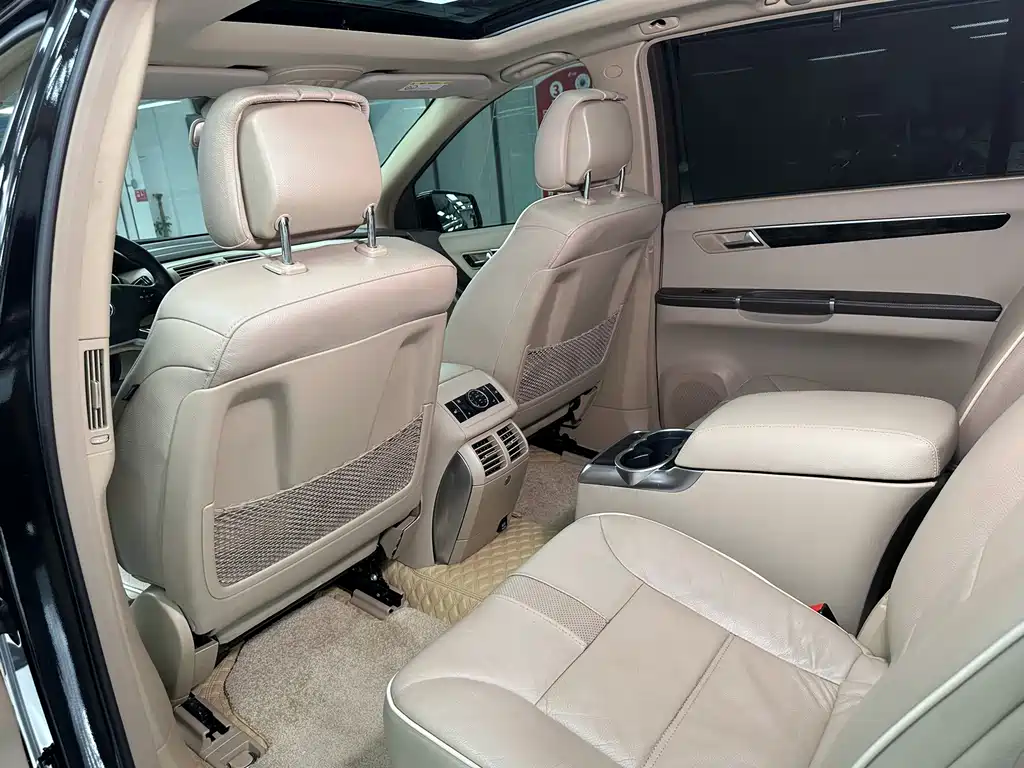 Mercedes-Benz R-Class 2018 — фото 11