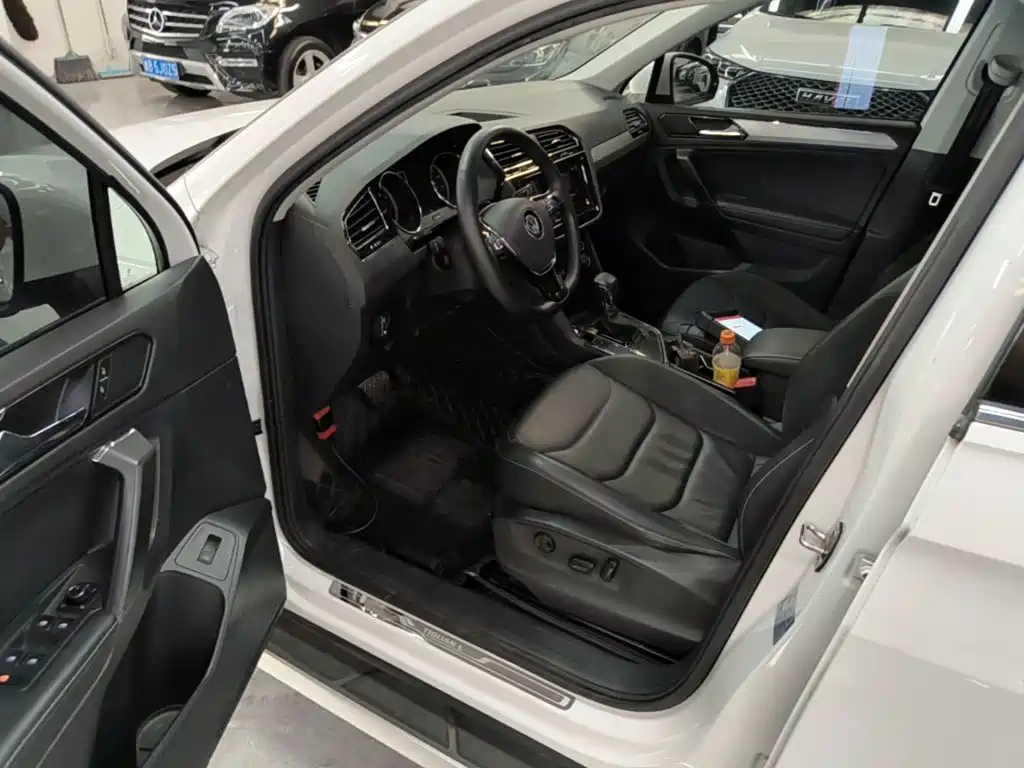 Volkswagen Tiguan L 2019 — фото 12