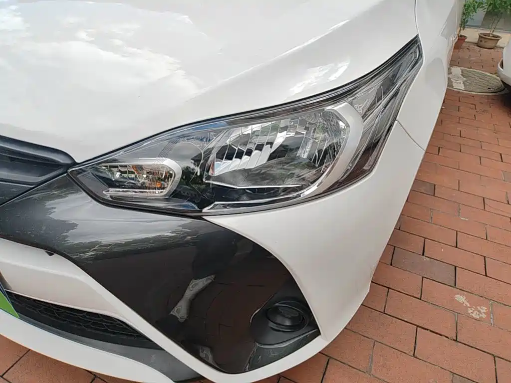 Toyota Yaris L 2023 — фото 24