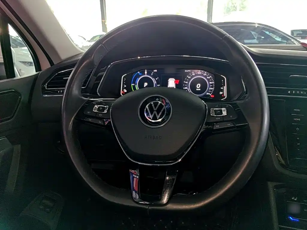 Volkswagen Tiguan L PHEV 2021 — фото 11