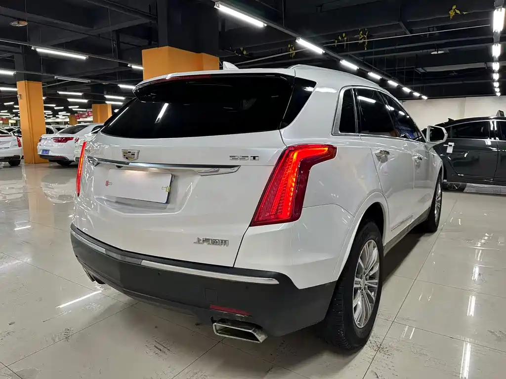 Cadillac XT5 2018 — фото 16