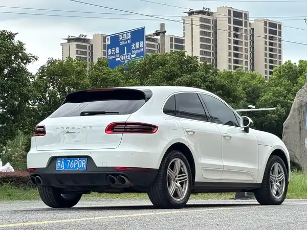 Porsche Macan 2016