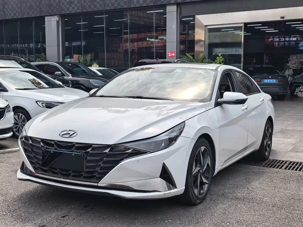 Hyundai Elantra 2023