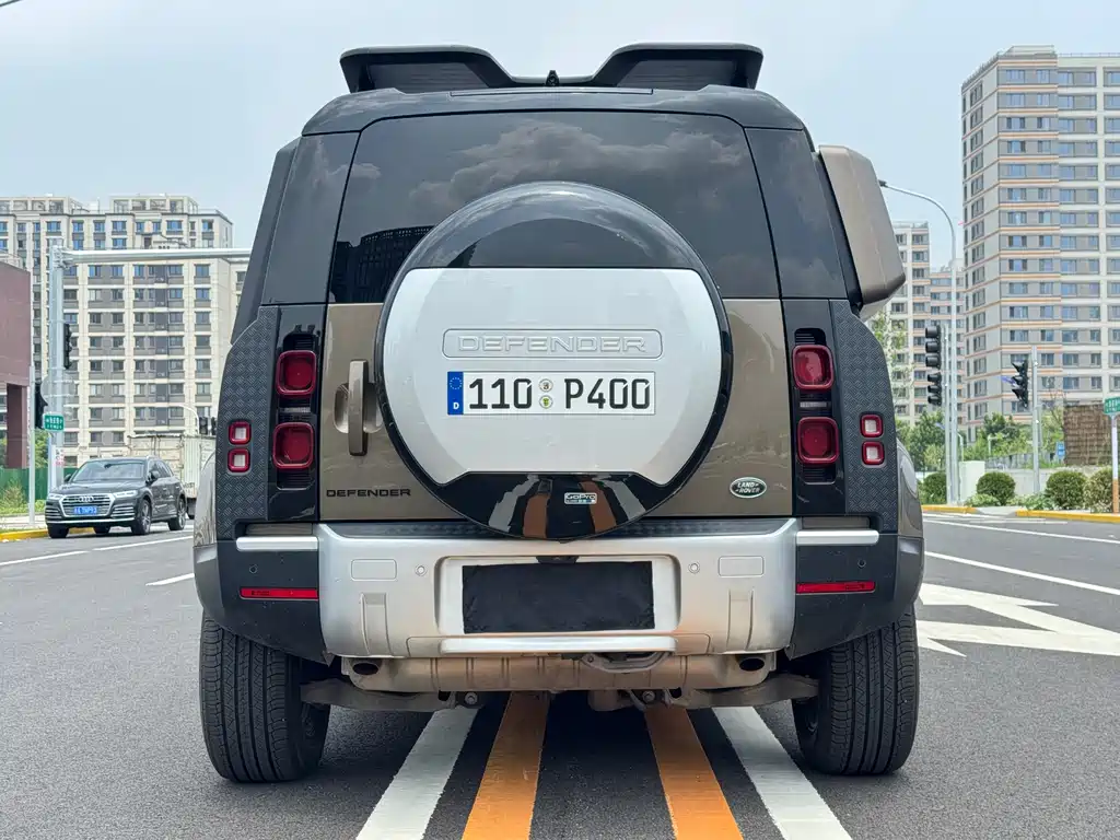 Land Rover Defender 2022