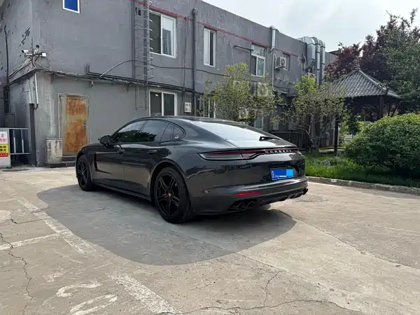 Porsche Panamera 2022