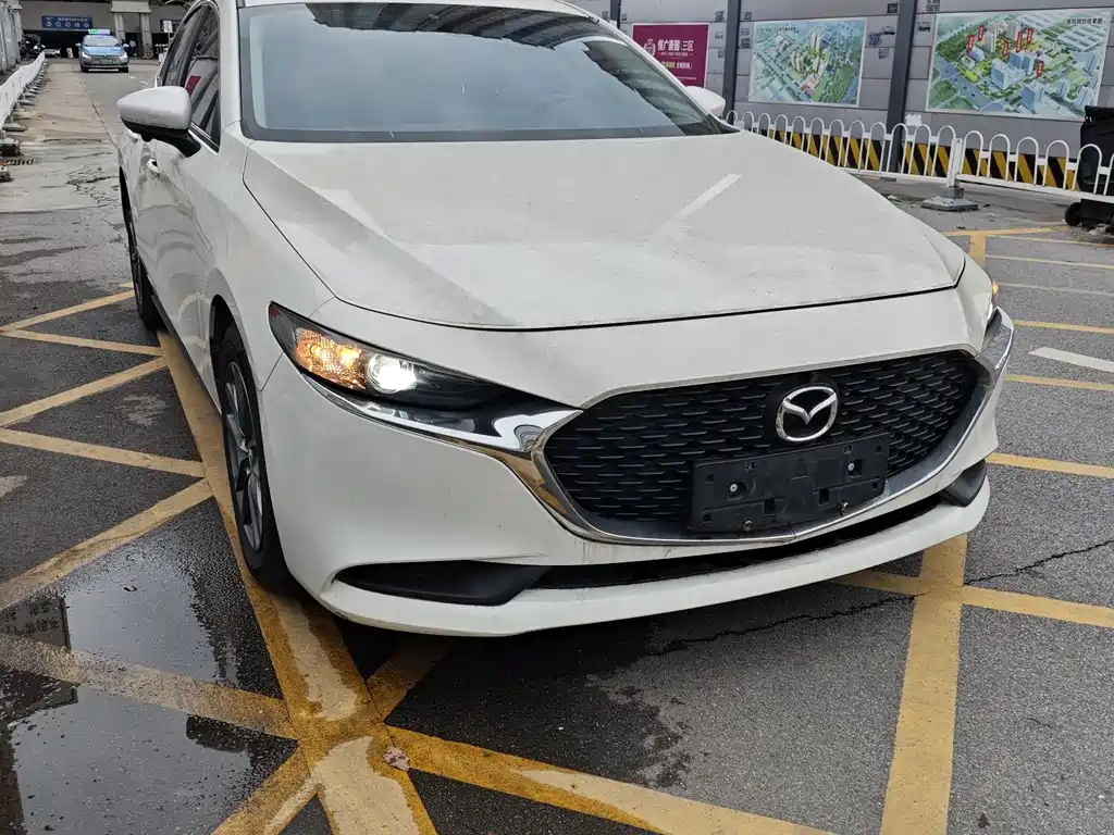 Mazda 3 Axela 2021
