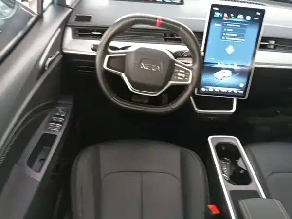 Neta V 2022