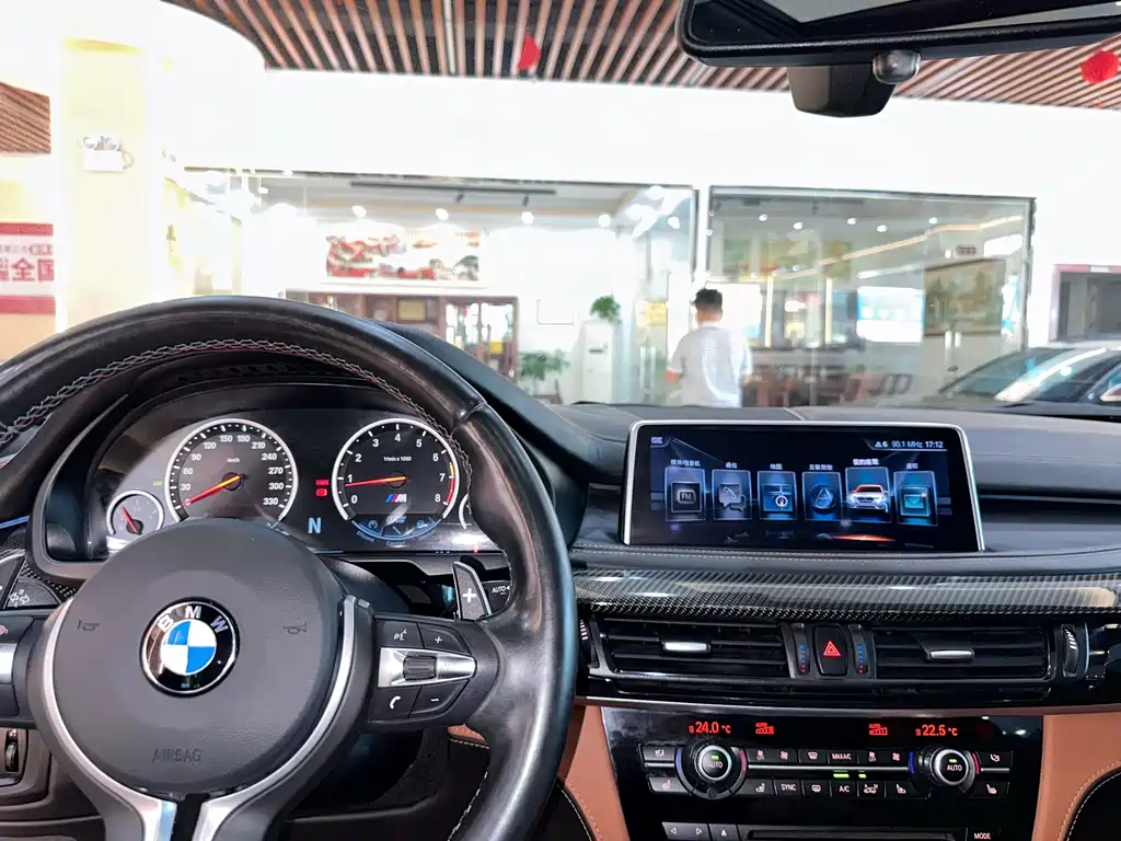 BMW X5 M 2017 — фото 10