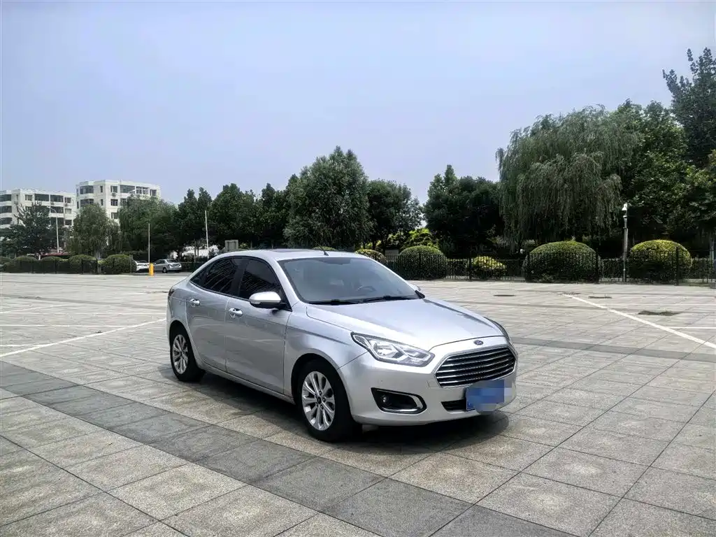 Ford Escort 2016