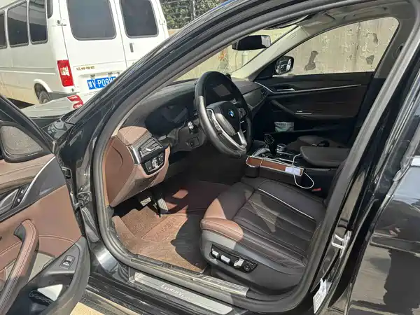 BMW 5 Series 2021