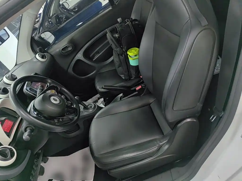 smart fortwo 2016 — фото 15