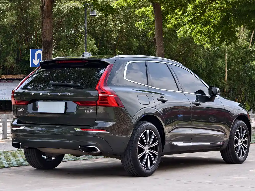 Volvo XC60 2019 — фото 14