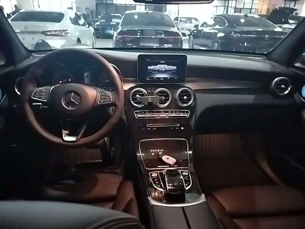 Mercedes-Benz GLC 2019 — фото 10
