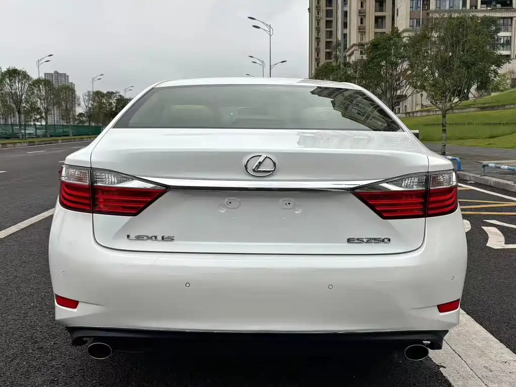 Lexus ES 2014