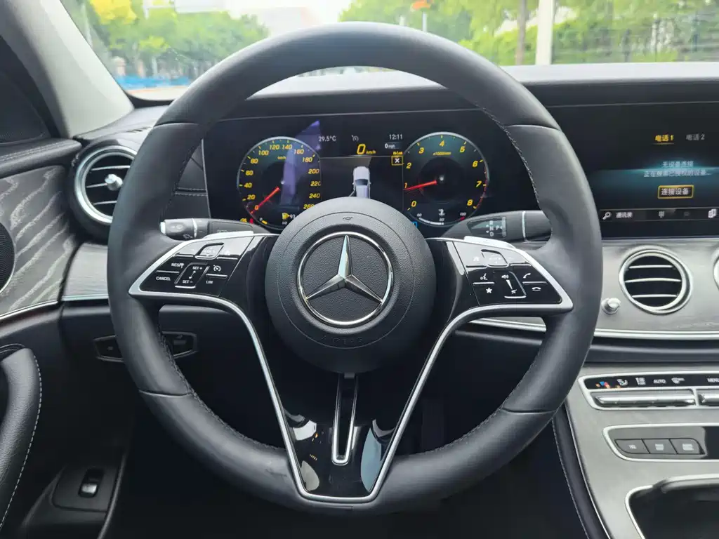 Mercedes-Benz E-Class 2023 — фото 15