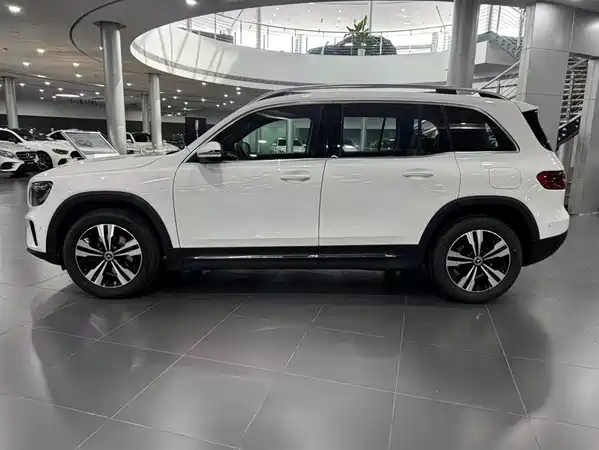 Mercedes-Benz GLB 2024