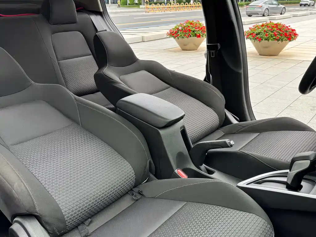 Chevrolet Cavalier 2020 — фото 17