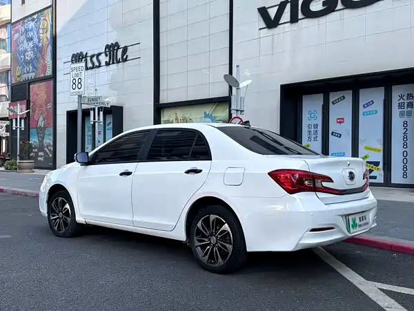 BYD Qin NEV 2015