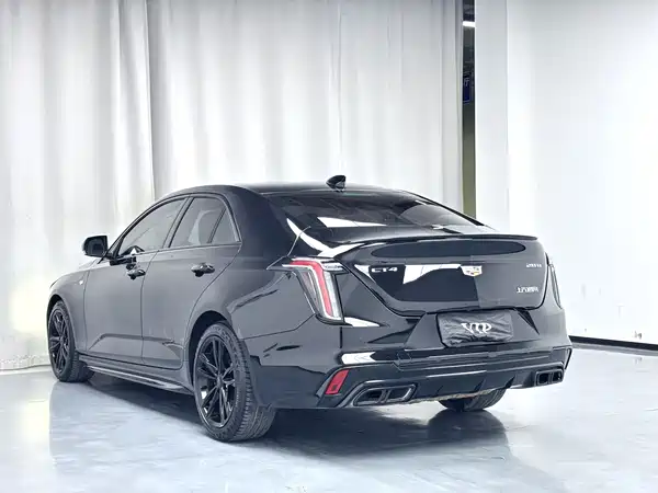 Cadillac CT4 2022