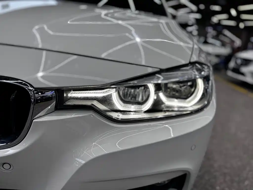 BMW 3 Series 2018 — фото 12