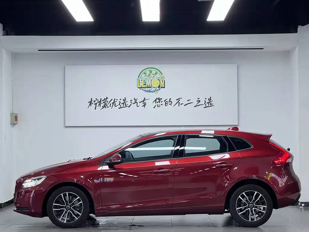 Volvo V40 2016