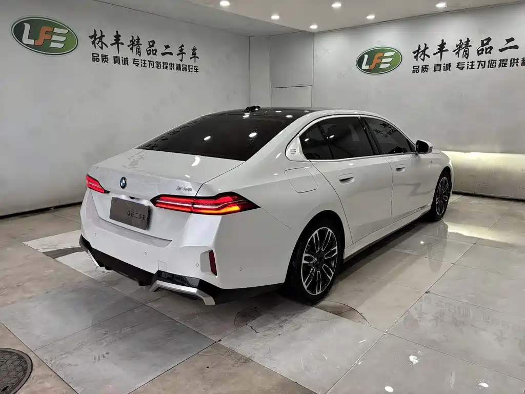 BMW 5 Series 2024