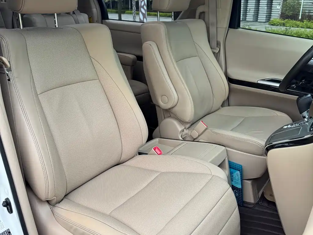 Toyota Alphard 2013 — фото 21