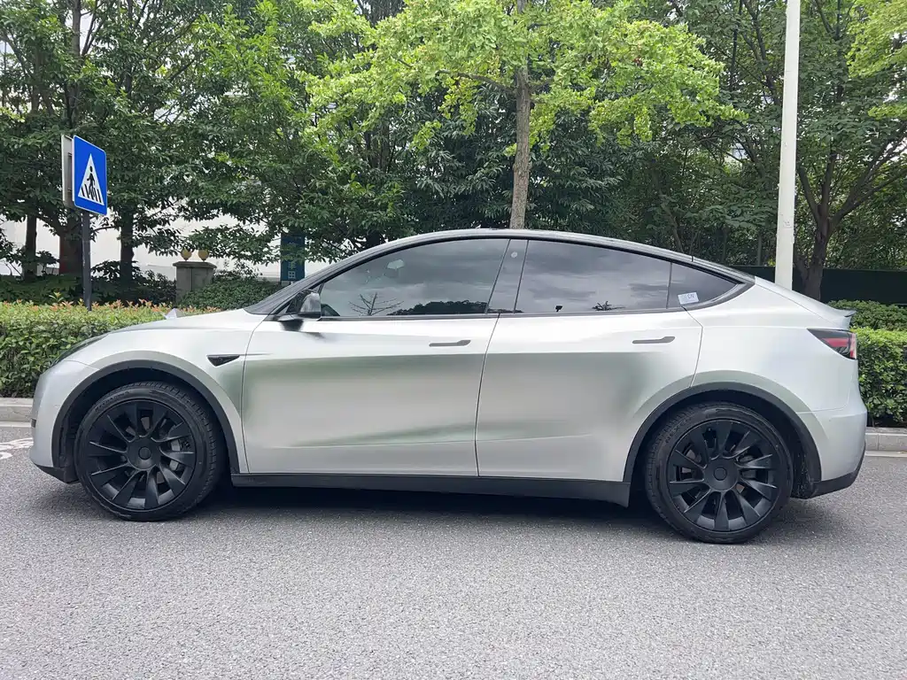 Tesla Model Y 2023 — фото 4