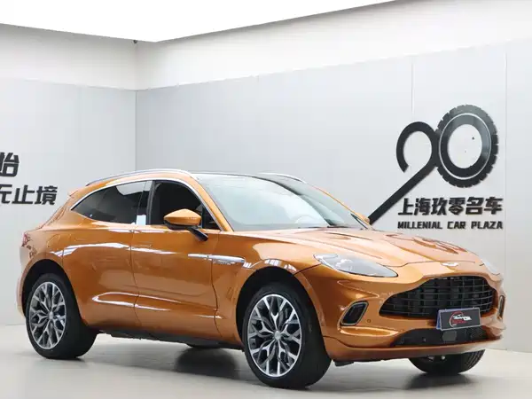 Aston Martin DBX 2022