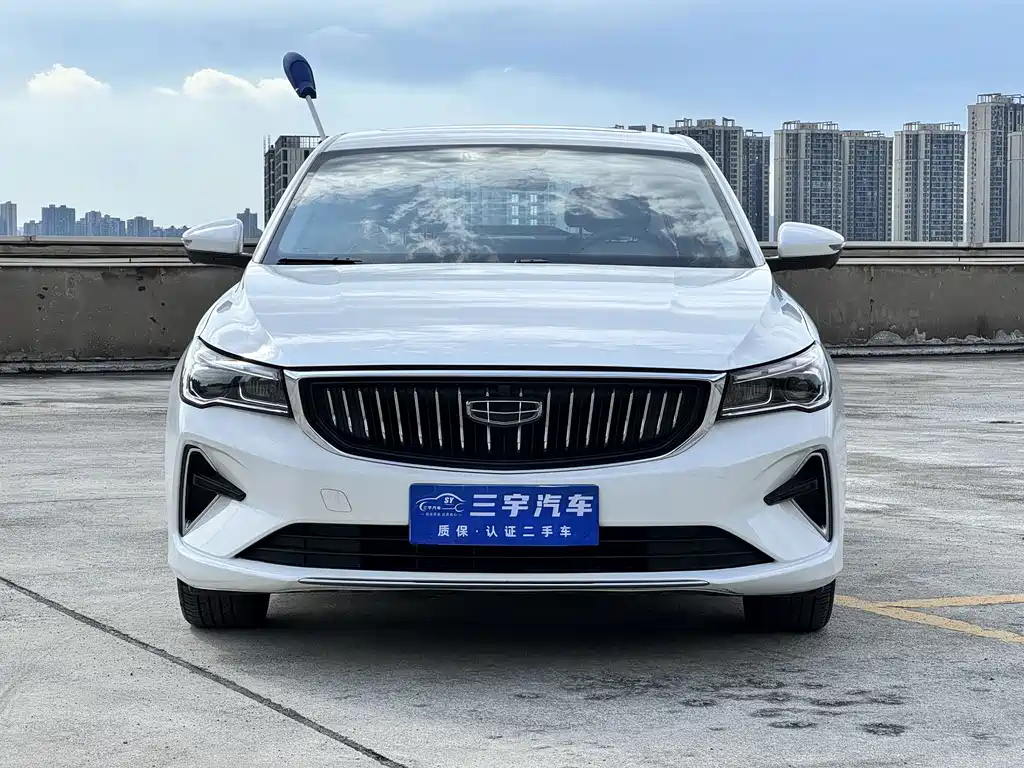 Geely Emgrand 2023