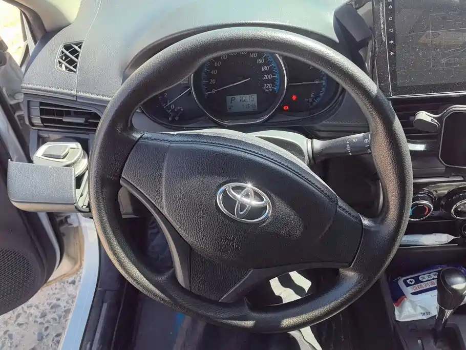 Toyota Yaris L 2016 — фото 15