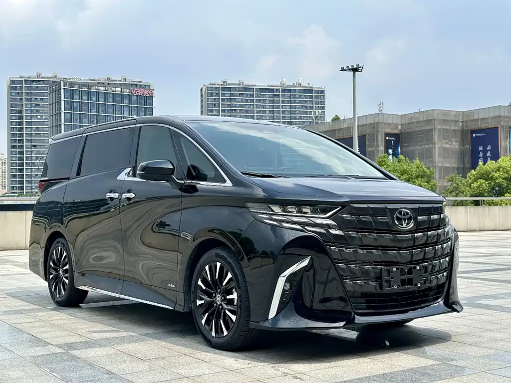 Toyota Alphard 2024 — фото 3