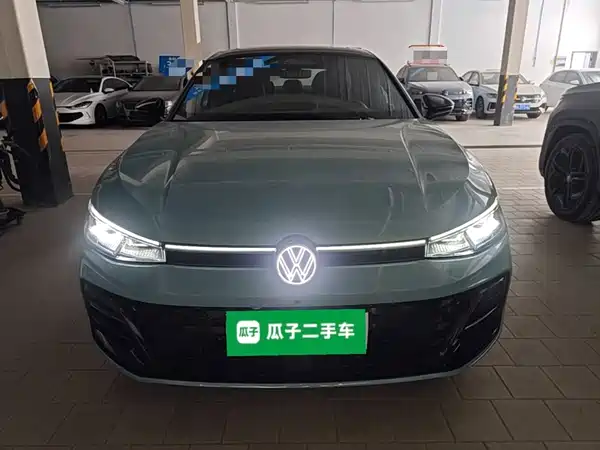 Volkswagen Passat 2024