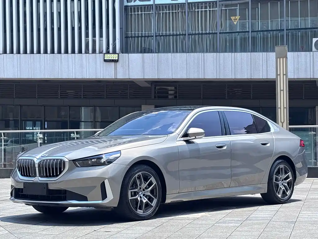 BMW 5 Series 2024