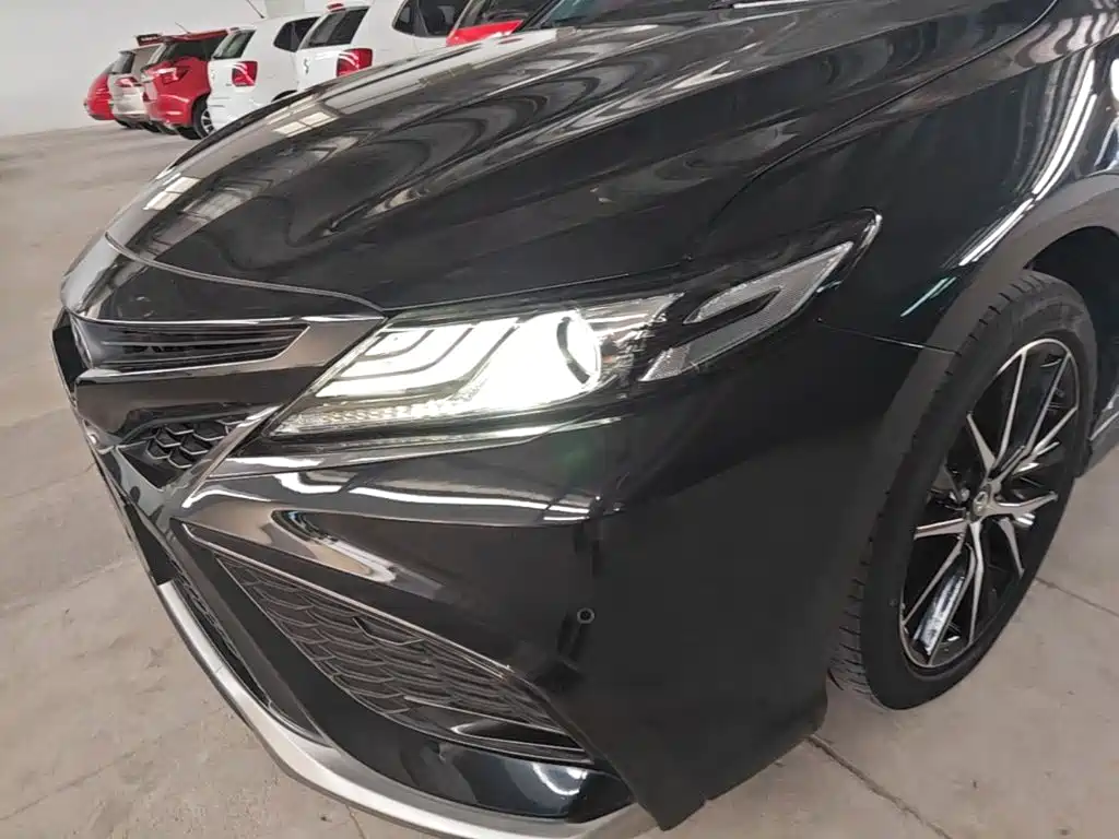 Toyota Camry 2021 — фото 24