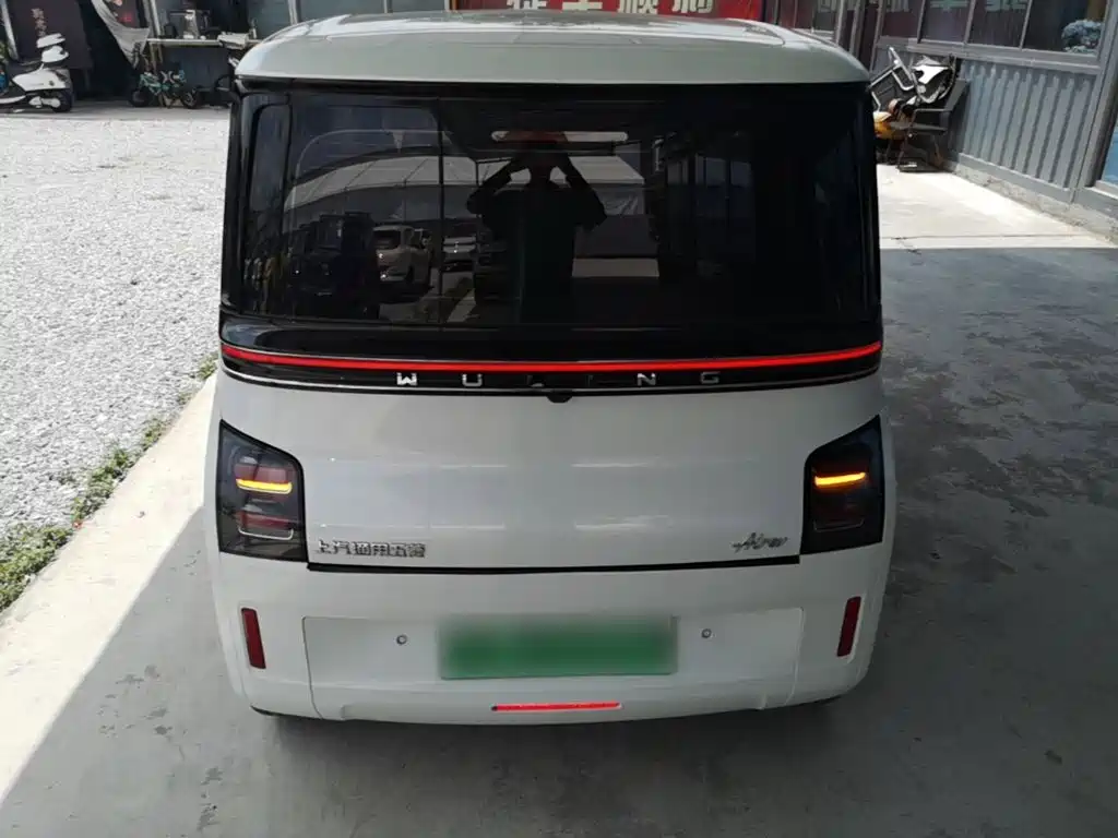 Wuling Air ev Clear Sky 2023 — фото 6