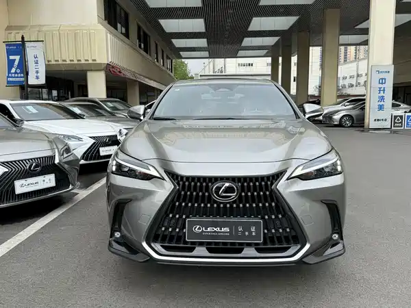 Lexus NX 2023