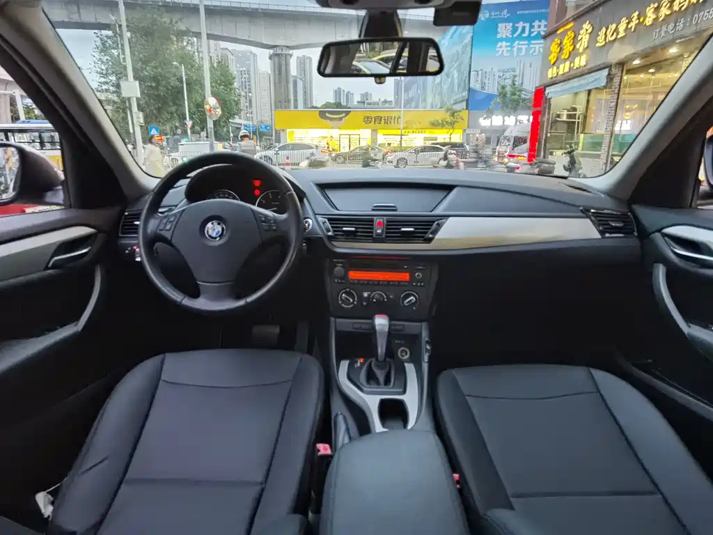 BMW X1 2014 — фото 11