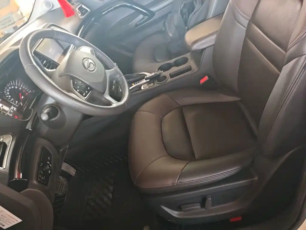 GAC Trumpchi GS4 2016 — фото 15