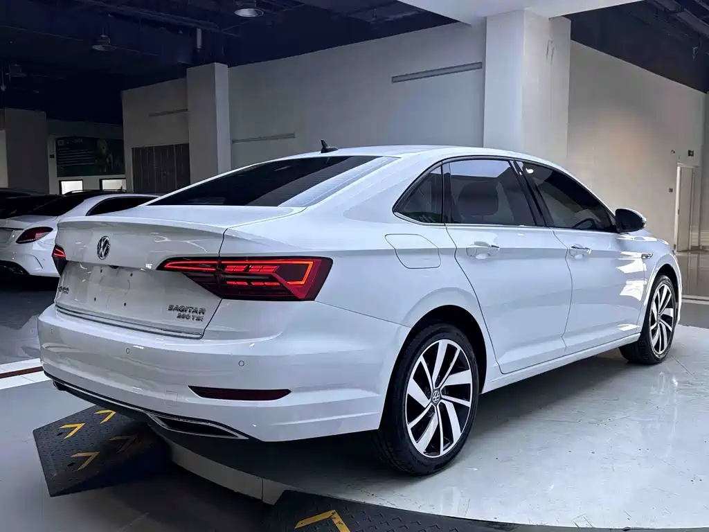 Volkswagen Sagitar 2022